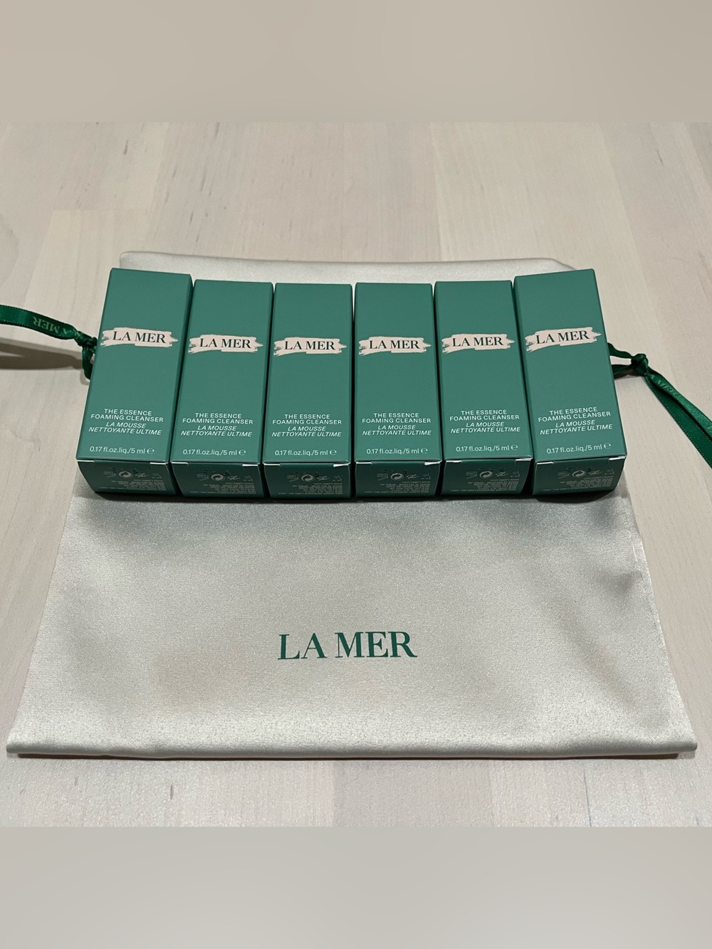 NIB La Mer the essence foaming cleanser 5 ml * 6 fresh batch code with a pouch